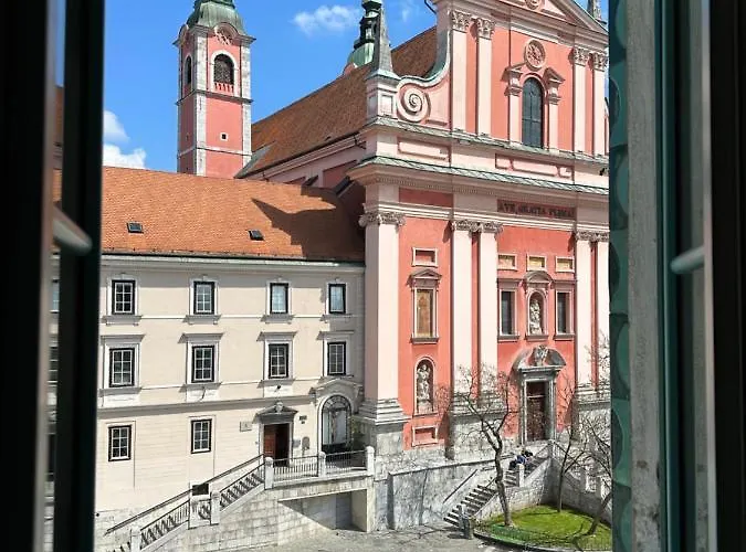 Triple Bridge Apartament Lublana